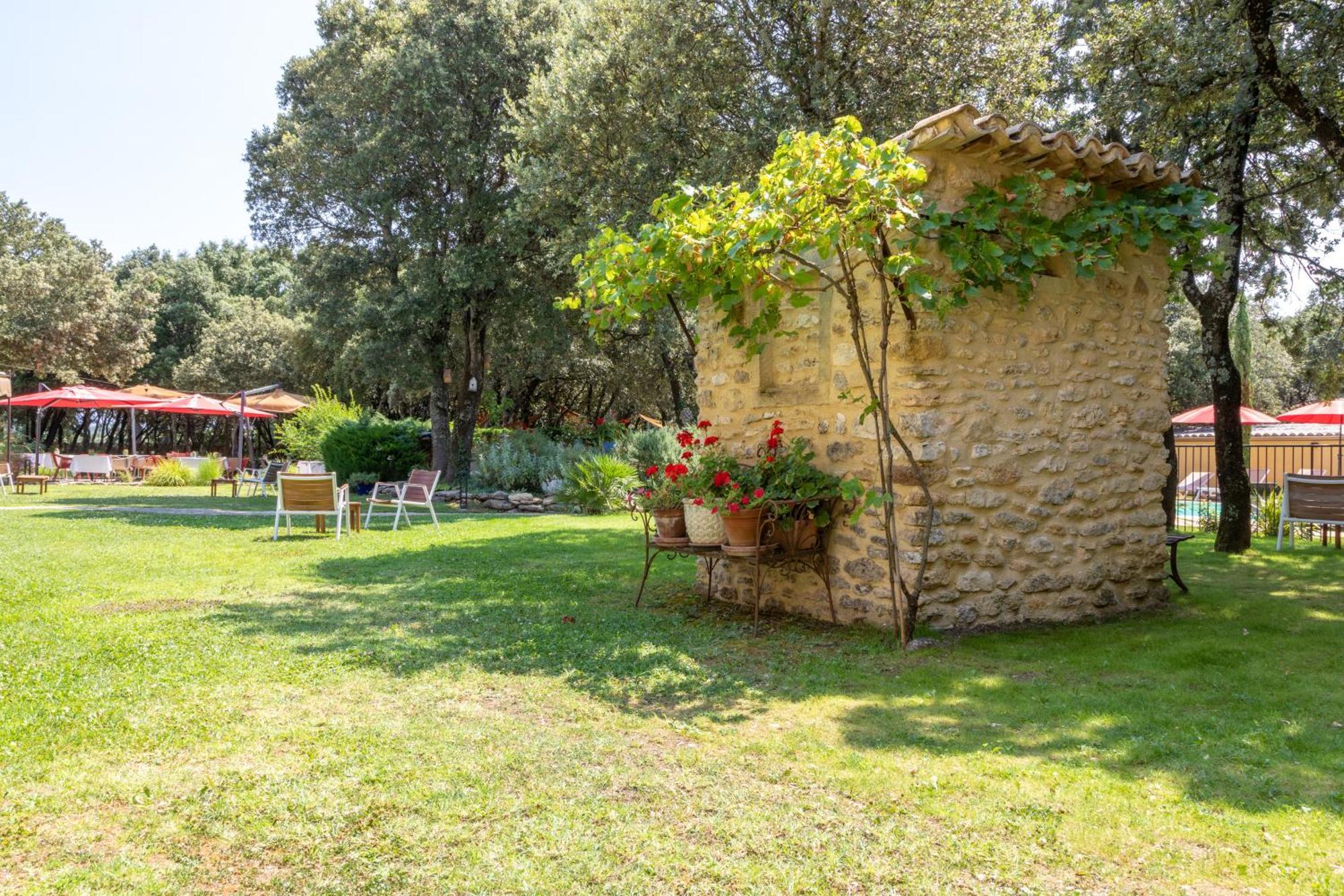 Logis La Bastide De Grignan Hotel & Restaurant "La Chenaie" Luaran gambar